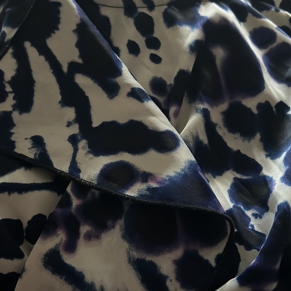 Ann Taylor abstract cascade sleeveless satin top blouse Sz 8 - Picture 7 of 9